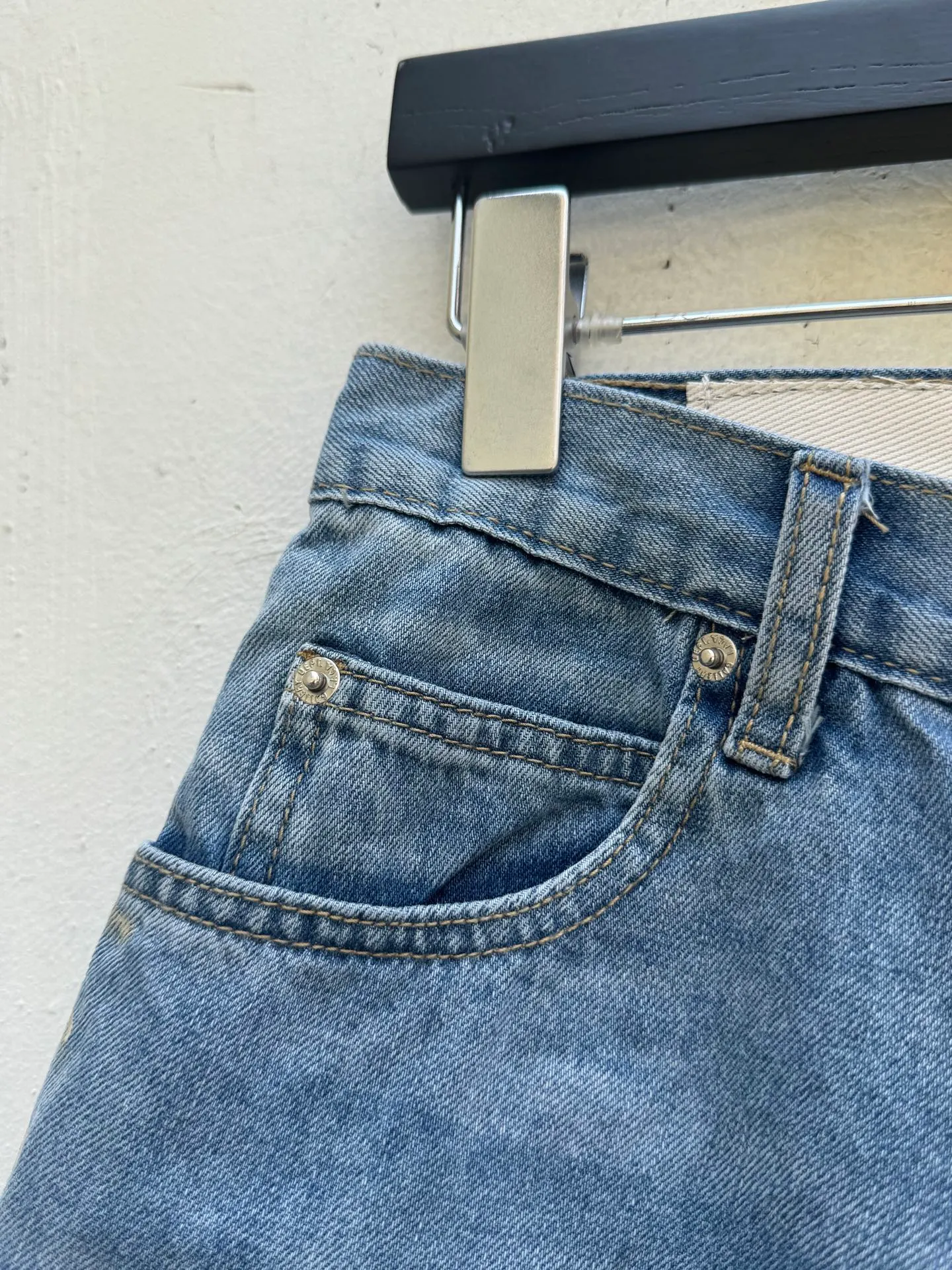 P200💰GD098 GALLERY DEPT splashing ink and paint destroying the edges, retro washed and distressed high street logging workwear denim shorts Workmanship: original accessories Customized original Logo buttons YKK zippers 6 complete labels Original hang tag Color: blue Size: S-XXL (28 30 32 34 36)